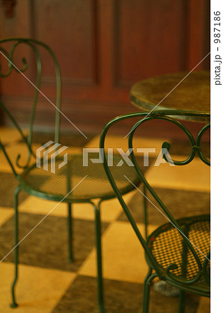 カフェテリアにて 987186