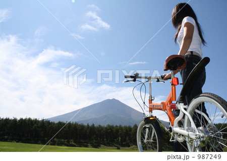 富士山と女性 987249