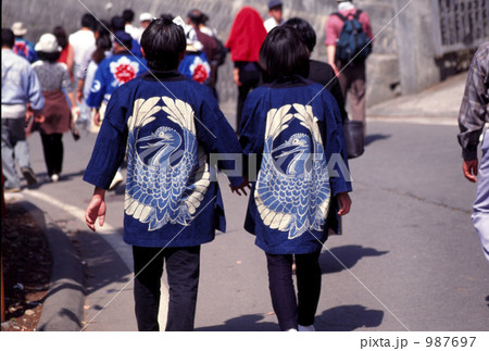 諏訪大社御柱祭里引き 987697