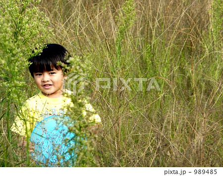 草のかげから・・・ 989485