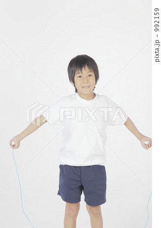 992159