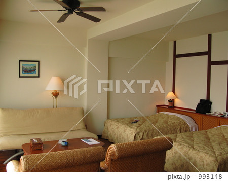 リゾートホテルのベッドルーム リゾートホテルのベッドルーム 993148
