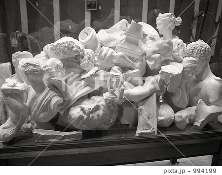 壊れた石膏像 994199