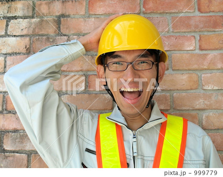 笑顔の警備員 999779