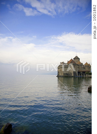 浮かんで見えるシヨン城１ 1001862