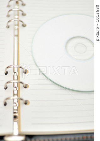 システム手帳とCD-R 1013680