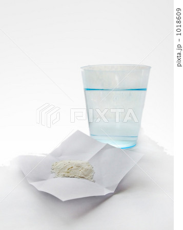 粉薬と水 粉薬と水 1018609