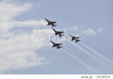 アメリカ空軍サンダーバーズアクロバット飛行 1019954