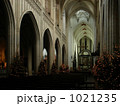 1021235