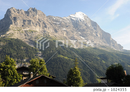 グリンデルワルトよりアイガーを眺めて・・。 1024355