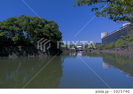 皇居のお堀 1025740