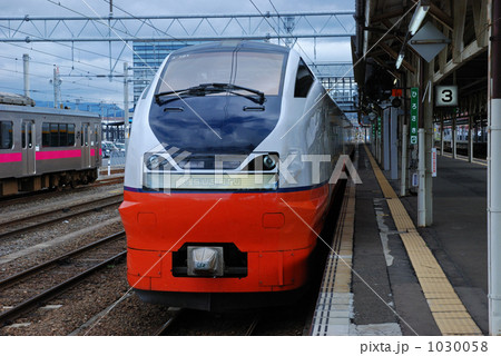 鉄道　ＪＲ東日本・特急つがる28号 1030058