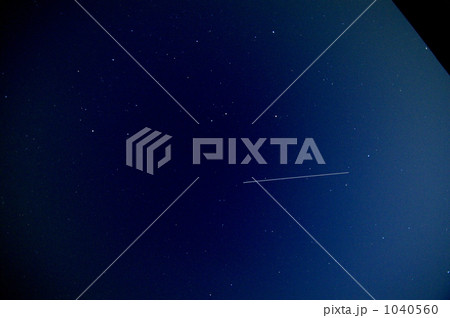 国際宇宙ステーションの光跡 1040560