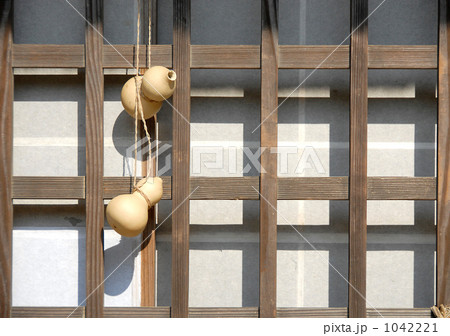 瓢箪と格子窓 1042221