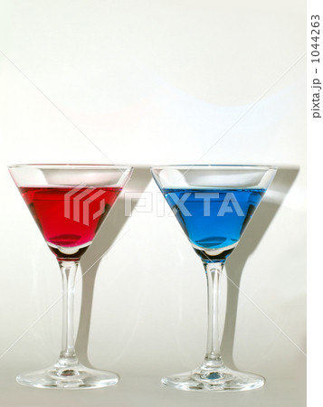 カクテルで乾杯 1044263