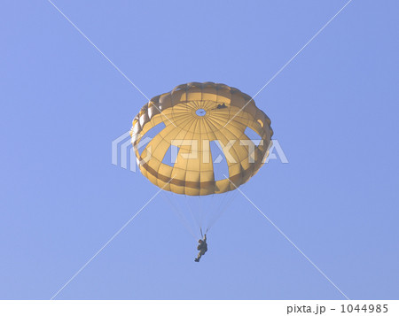 落下傘 自衛隊 空挺部隊の写真素材 [1044985] - PIXTA