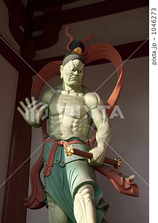 四天王寺東門の金剛力士像  1046273