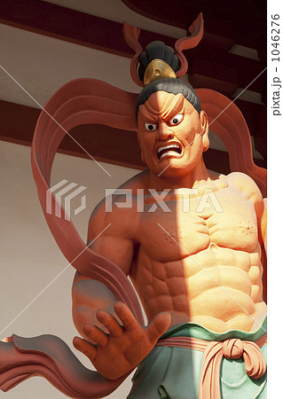 四天王寺東門の金剛力士像  1046276