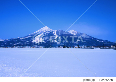 磐梯高原の冬(雪と磐梯山) 磐梯高原の冬(雪と磐梯山) 1049276