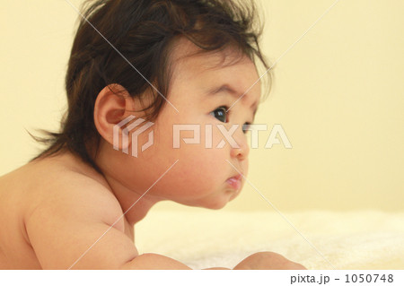 baby横顔 1050748