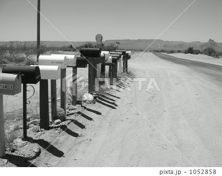 アメリカンカントリーロードの風景　ポスト 1052858