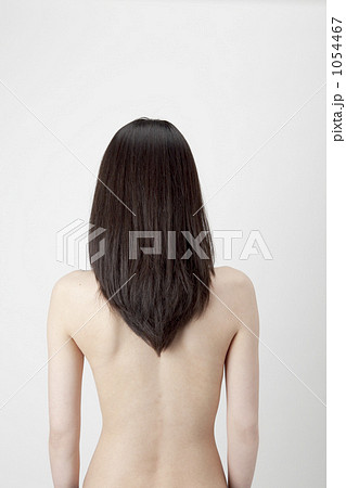 背中ＳＥＸ画像 20代女性の背中ヌードの写真素材 [1054467] - PIXTA