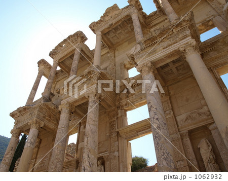 エフェソス エフェス 遺跡 の ケルスス図書館 トルコ の写真素材