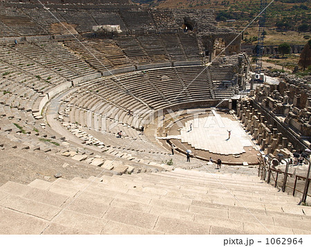 「エフェソス（エフェス）遺跡」の「大劇場の門」（トルコ） 1062964