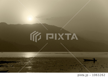 夕刻の漁 1063262