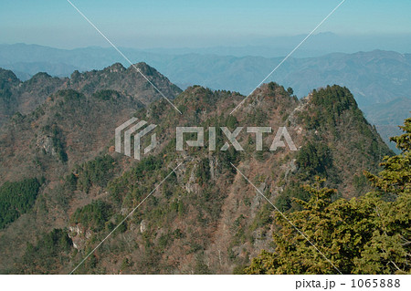 晩秋の両神山 1065888
