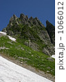 剱岳八ツ峰の岩場 1066012