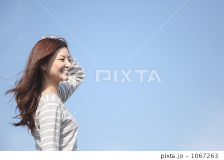 笑顔の女性 1067263