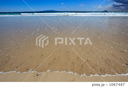 1067487