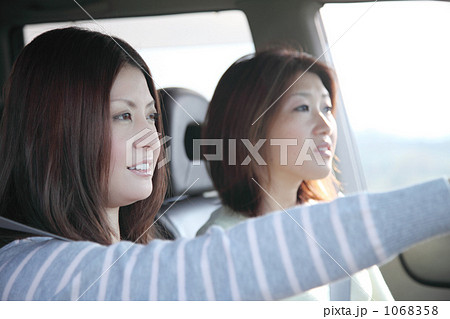 二人でドライブ 1068358