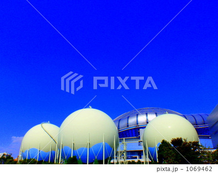 ガスタンクと空 1069462