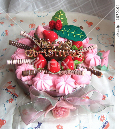 フェルトのクリスマスケーキ いちご の写真素材