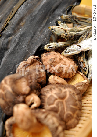ダシ取りオールスターズ（干し椎茸、煮干し、日高昆布） 1075753