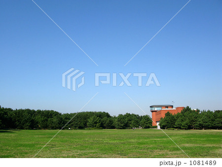 公園と青空 公園と青空 1081489