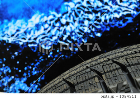 スタッドレスタイヤ 1084511