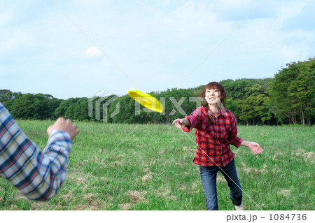 ピクニック－フリスビー－０４－えいっ！ 1084736