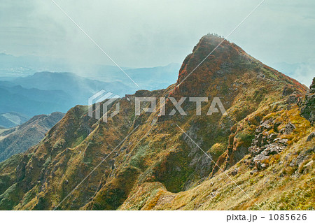 初秋の谷川岳（トマの耳） 1085626