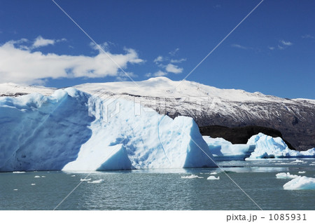 氷河から流れ出た氷山 氷河から流れ出た氷山 1085931