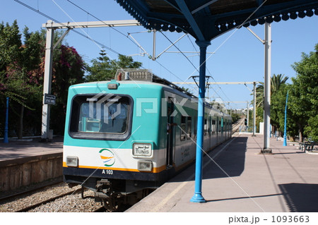 チュニジアンブルーの電車 チュニジアンブルーの電車 1093663