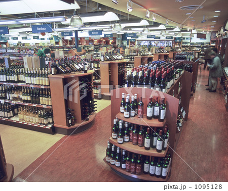 ワインショップ 1095128