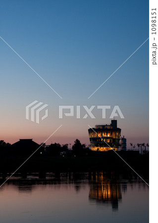 福島潟の夕暮れ 1098151