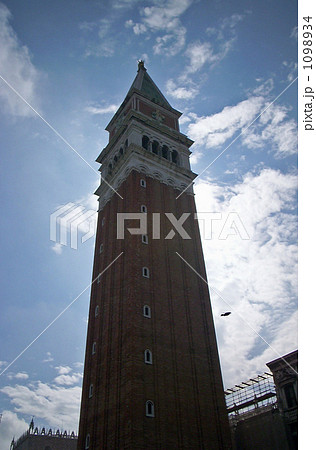 サンマルコ広場の鐘楼 1098934
