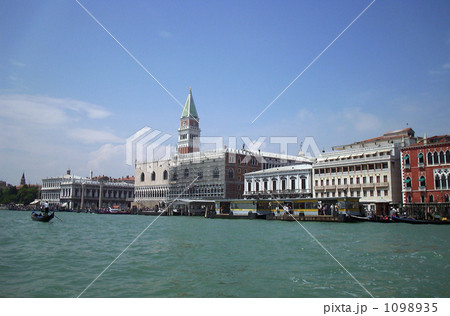 海から見たベネチア〜サンマルコ広場 1098935