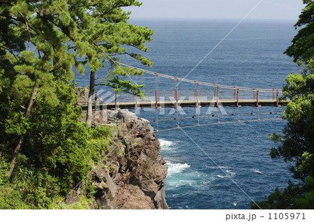 城ヶ崎海岸と門脇吊橋 城ヶ崎海岸と門脇吊橋 1105971
