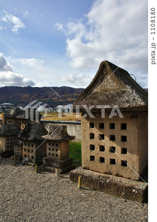米沢散歩・春日山　林泉寺　鎧孫左衛門泰忠の墓 1108180