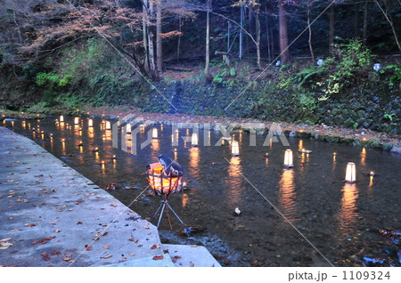 夜の貴船神社 1109324